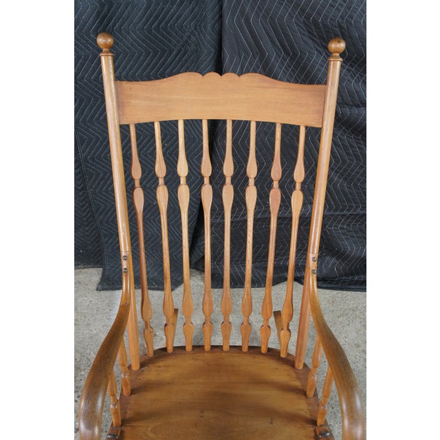 Early 20th Century Antique Early 20th Century Windsor Style Oak Colonial Rocking Chair Rocker For Sale - Image 5 of 12