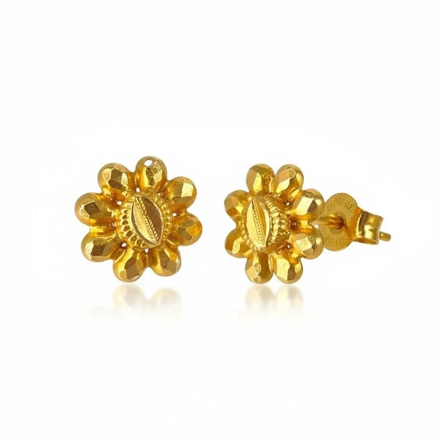 1950s Pair of 22k Yellow Gold Floral Stud Earrings With Screw Backs For Sale - Image 10 of 11