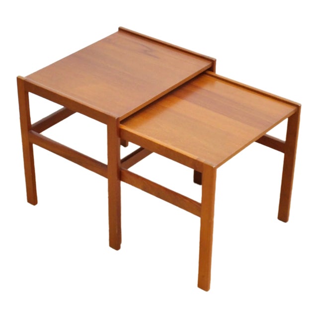 1960s Mid Century Set of Nesting Side Tables For Sale