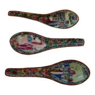 Antique Qing Porcelain Famille Rose Soup Spoons - Set of 3 For Sale
