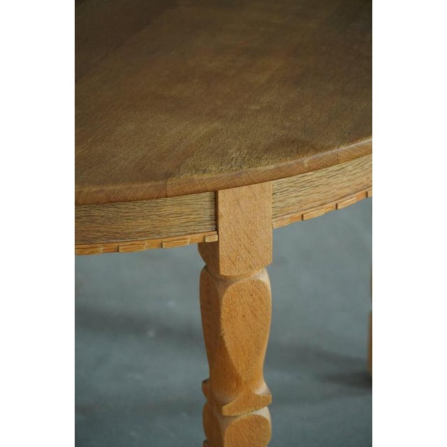1960s Mid-Century Modern Danish Round Extendable Oak Dining Table, 1960s For Sale - Image 5 of 18