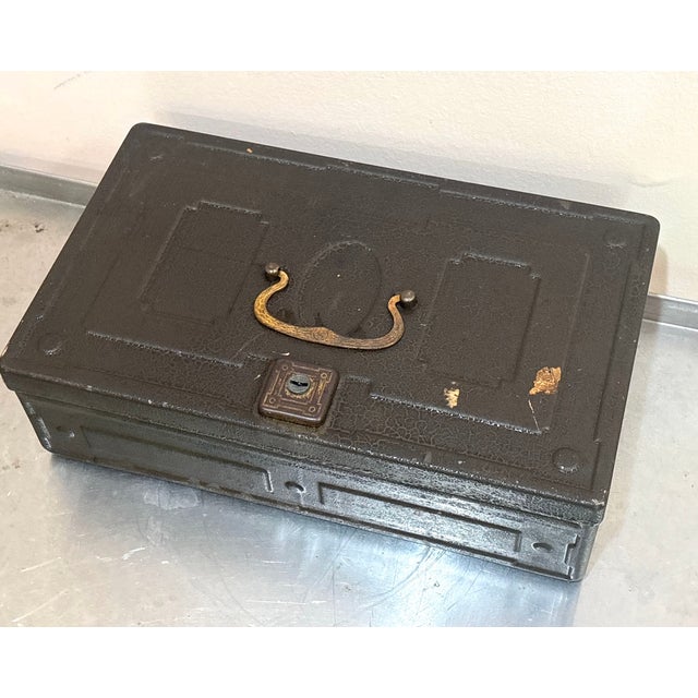 1930s-40s Dark Green Metal Cash Box For Sale - Image 4 of 4