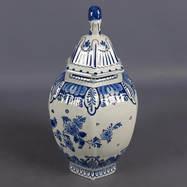 Vintage Porcelain Potiche Vase with Blue Lion Lid from Royal Delft For Sale - Image 4 of 12