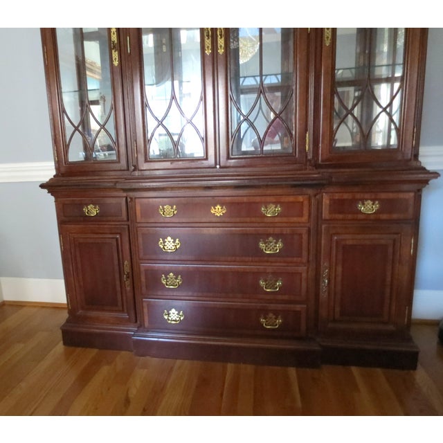 Chippendale 1990s China Cabinet Mahogany With Inlay For Sale - Image 3 of 14