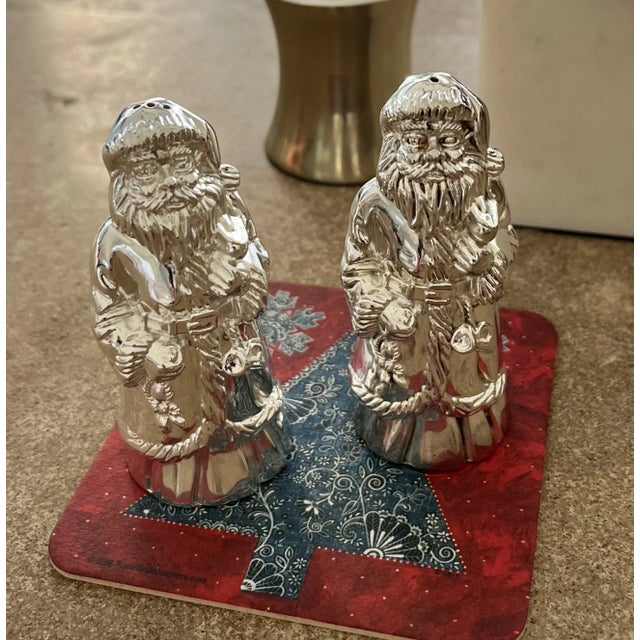 Vintage Godinger Silver Plated Christmas Santa Claus Salt and Pepper Shaker Set For Sale - Image 9 of 9