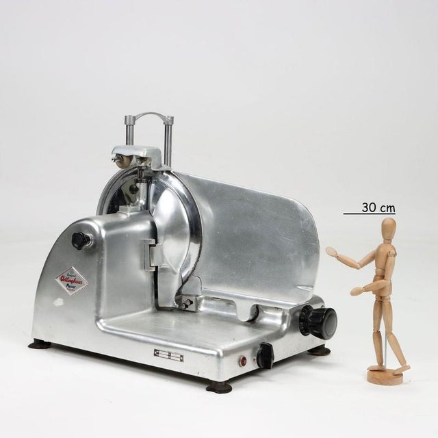 Italian Schwalbe Slicer in Metal For Sale - Image 3 of 12