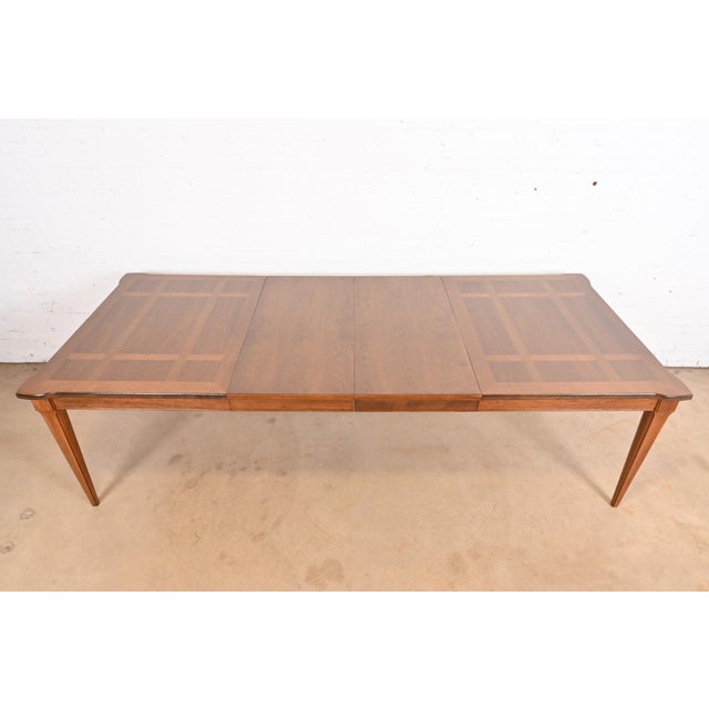 1960s Thomasville French Regency Louis XVI Pecan Wood Extension Dining Table, Newly Refinished For Sale - Image 5 of 12
