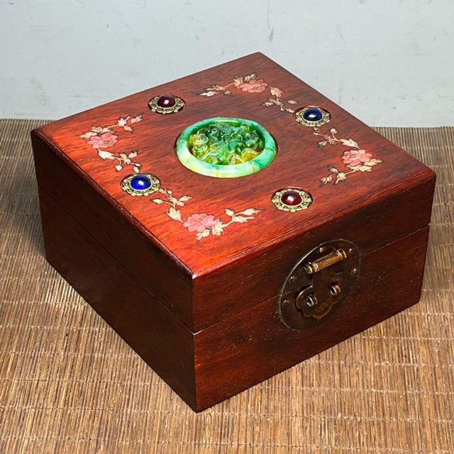 Vintage Rosewood Jewelry Box With Mother of Pearl & Jade Inlay | Chinoiserie Trinket Box For Sale In Los Angeles - Image 6 of 9