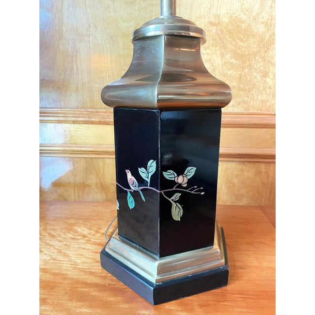 Vintage Carved and Painted Chinoiserie Style Hexagonal Lamp With Bird and Floral Motif For Sale In Atlanta - Image 6 of 11