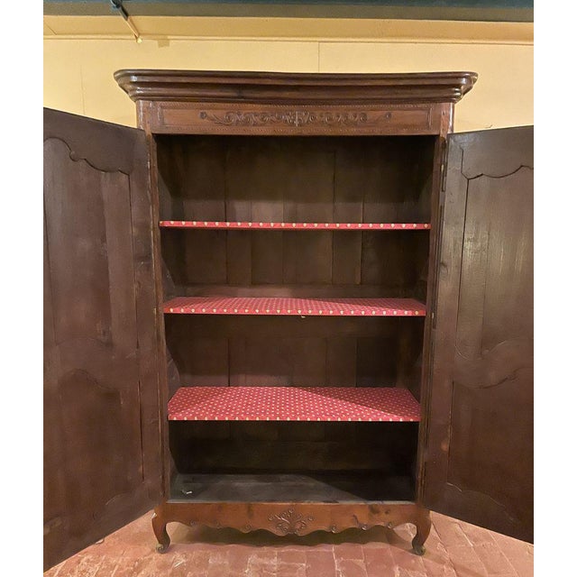 Louis XV French Oak Wardrobe, 18th-Century For Sale - Image 6 of 11