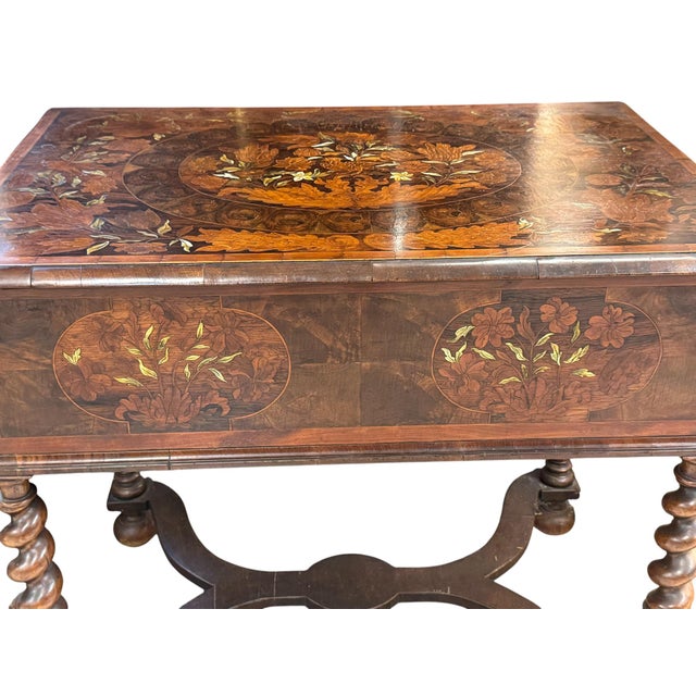 Italian Antique William and Mary Oyster Waln Table With Intricate Marquetry Inlay For Sale - Image 3 of 13