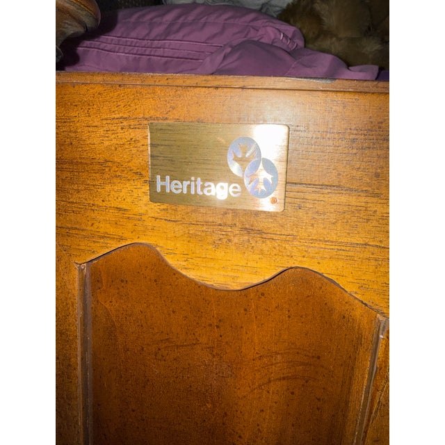 1960s Drexel Heritage French Provincial Louis XV Carved Walnut Nightstands, Pair For Sale - Image 12 of 18