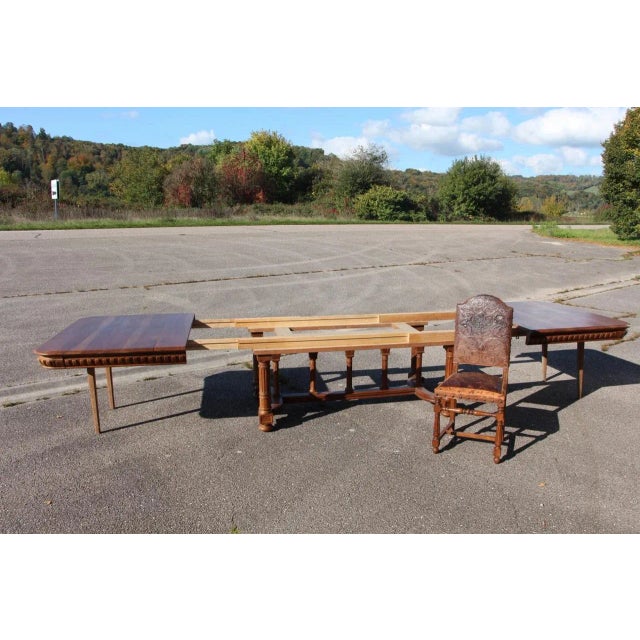 Large Walnut Extending Table, 19th Century For Sale - Image 6 of 8