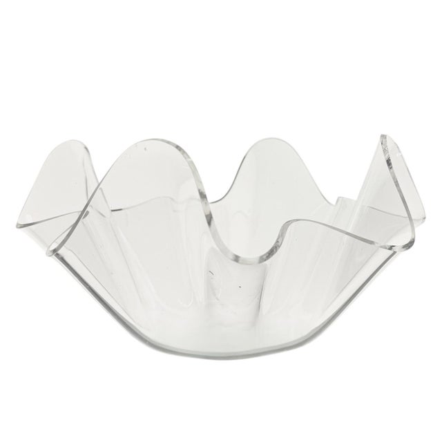 Modern 1970s Medium and Large Acrylic Handkerchief Bowls - Set of 2 For Sale - Image 3 of 5