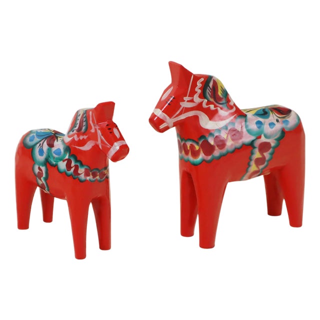 Swedish Folk Art Hand-Carved Dala Horses, 1970s, Set of 2 For Sale
