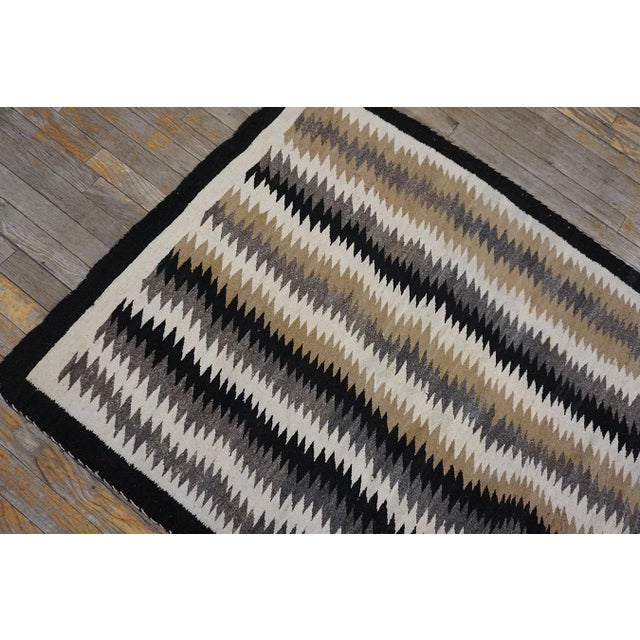 Textile 1930s Earth Tone Zig Zag Antique American Navajo Rug Eye-Dazzler 3'6" X 5'3" Flatweave Wool Carpet For Sale - Image 7 of 9