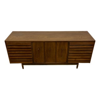 Mid-Century Modern Sculptural Walnut Dresser or Credenza Sideboard by American of Martinsville For Sale