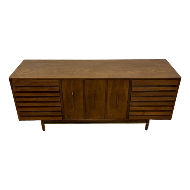 Mid-Century Modern Sculptural Walnut Dresser or Credenza Sideboard by American of Martinsville For Sale