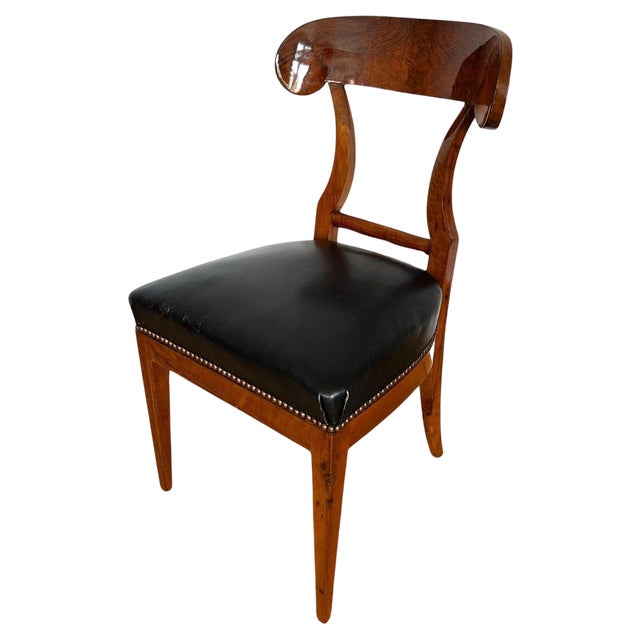 Biedermeier Shovel Chair in Walnut Veneer & Black Leather, Austria, 1820s For Sale