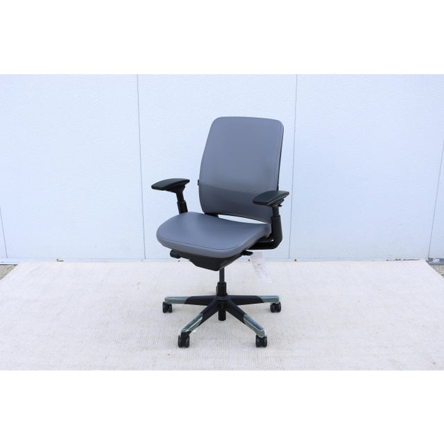 Modern Steelcase New Amia Executive Ergonomic Office Chair Gray Vinyl, Fully Adjustable For Sale - Image 3 of 18