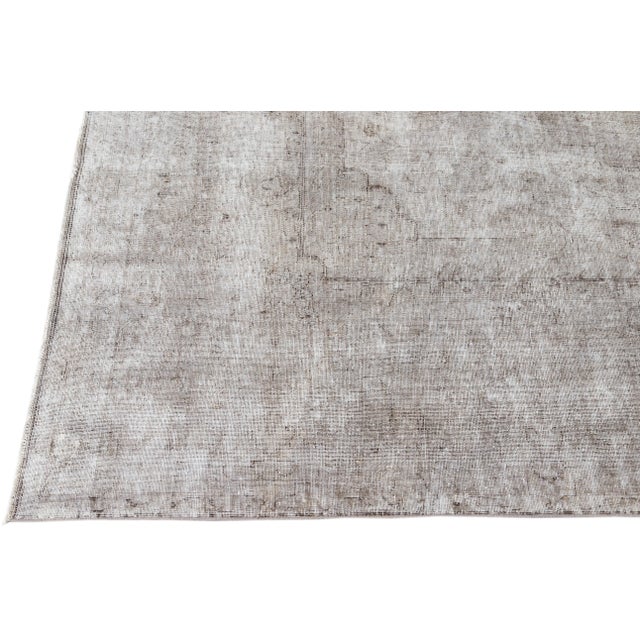 1960s Vintage Persian Distressed Handmade Medallion Gray Wool Rug For Sale - Image 4 of 10