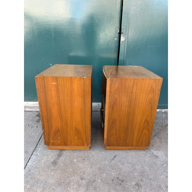 John Widdicomb 1950s T. H. Robsjohn Gibbings for Widdicomb Mahogany Side Tables Metal Accents For Sale - Image 4 of 8