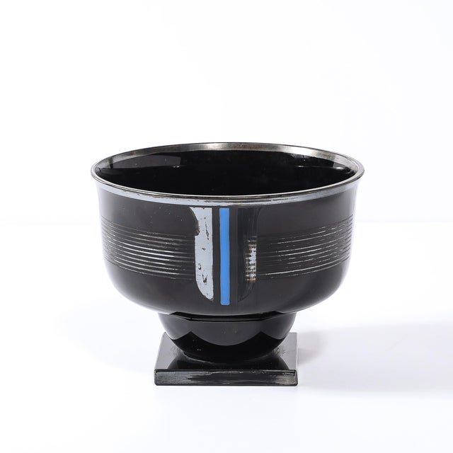 This elegant Art Deco bowl, crafted circa 1935 and signed HEM by Michel Herman, epitomizes the bold yet refined aesthetic...
