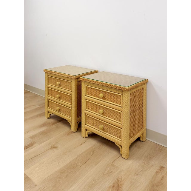 Late 20th Century Henry Link Wicker 3-Drawer Pair of Nightstands Vintage Coastal Hollywood Regency For Sale - Image 5 of 13
