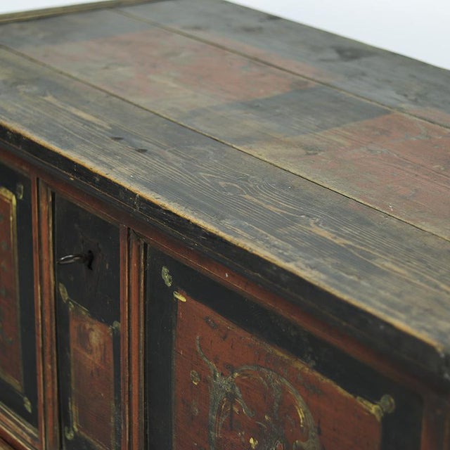 Early 19th Century Very Large Rustic Farmhouse Folk Art Bridal Chest / Dresser For Sale - Image 5 of 18