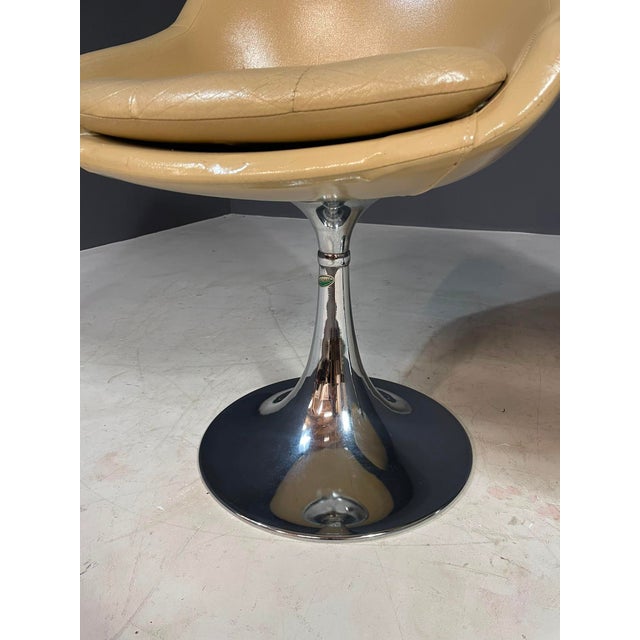 Beige Swivel Chairs with Chrome Pedestal Bases, France, 1970s, Set of 2 For Sale - Image 10 of 15