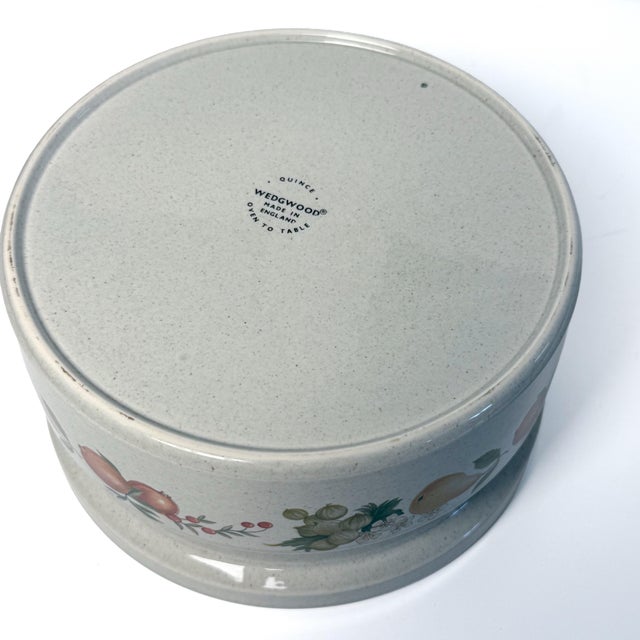 English Vintage Wedgwood Quince 1.5-Quart Round Covered Casserole, England For Sale - Image 3 of 6