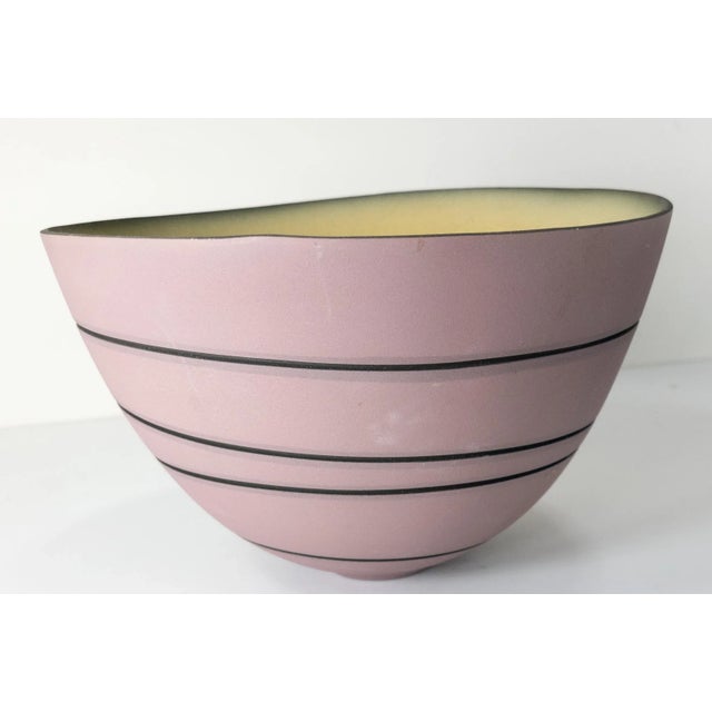 Late 20th Century Mid-Century Modern Art Pottery Matte Pink Black Swirl Bowl, Signed For Sale - Image 5 of 11