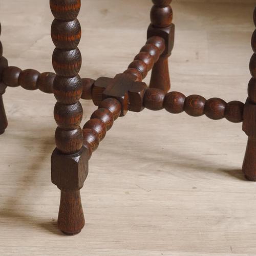 Round Oak Side Table, 1900 For Sale - Image 6 of 14