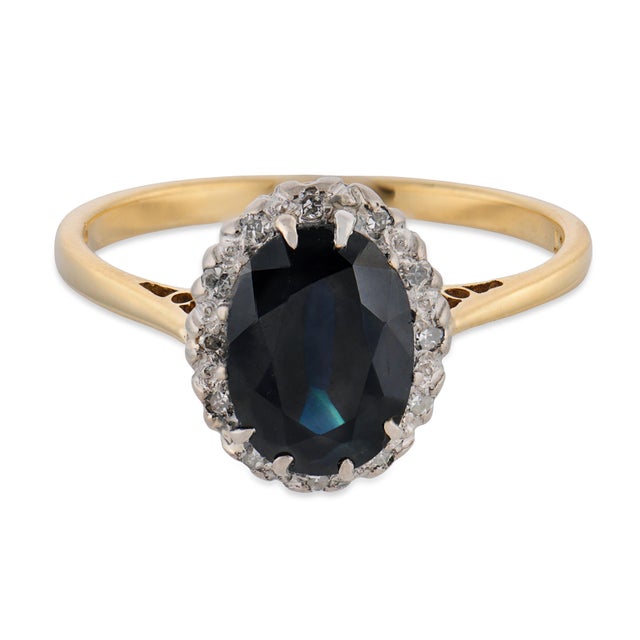 Traditional 1910s Edwardian 1.60 Carat Sapphire Diamond 18k Yellow Gold Platinum Cluster Ring, Size 6 For Sale - Image 3 of 6