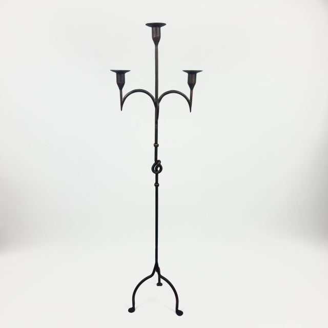 2020s Hand Forged Iron Floor Candelabra 49″ (125cm) Antique Copper Patina 3-Arm Knot Detail Rustic Wedding Decor For Sale - Image 5 of 6
