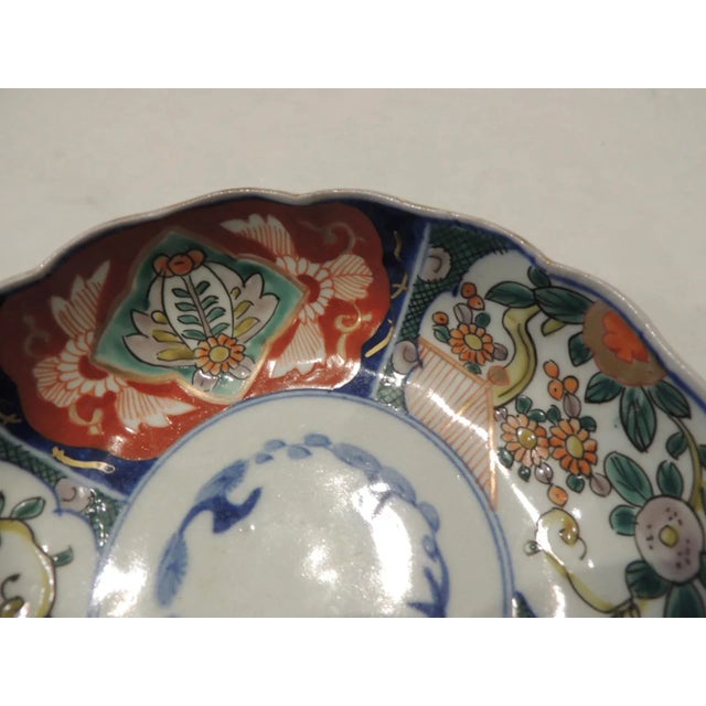 Vintage Red and Blue Round Imari Round Dish For Sale - Image 4 of 8
