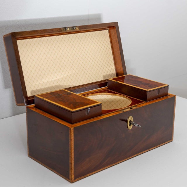 Mahogany Tea Chest, probably England, circa 1830 For Sale - Image 4 of 10