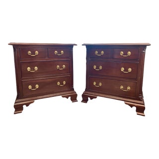 1980s Vintage Pair of Stickley Furniture Traditional Three Drawer Solid Cherry Wood Nightstands For Sale