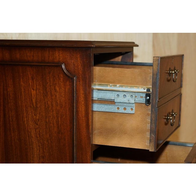 Large Flamed Hardwood 4-Drawer Filing Cabinet with Green Leather Top For Sale - Image 17 of 18