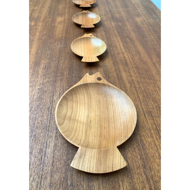 Mid-Century Modern Wooden Fish Shaped Bowls, 1960s, Set of 5 For Sale - Image 3 of 18
