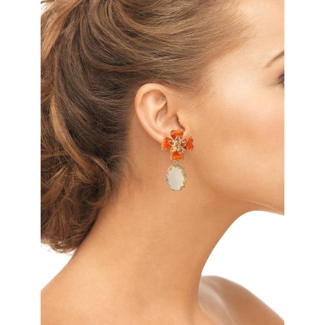 These interchangeable Bounkit earrings handcrafted with contrasting semi-precious stones, that created a harmonious...