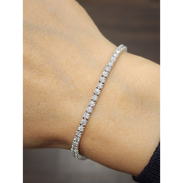Modern 2.00 Ct Diamond Tennis Bracelet For Sale - Image 3 of 8