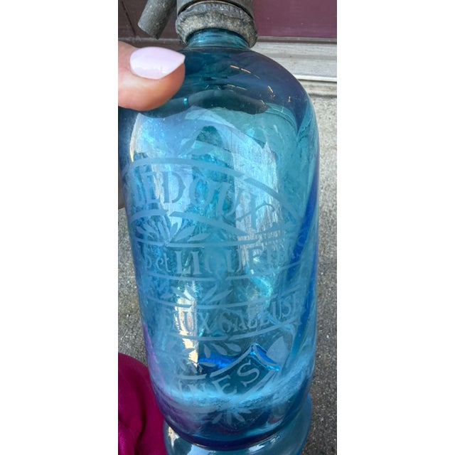 Art Deco 1920s French Etched Glass Seltzer Bottle From Brasserie Ledoux Allennes For Sale - Image 3 of 5