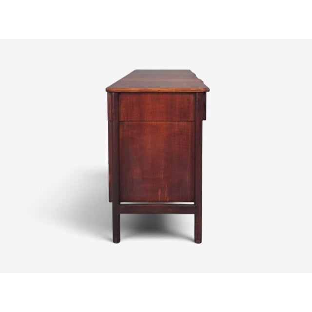 Auburn John Widdicomb, American Modern, Nine-Drawer Dresser, Walnut, Brass, Usa, 1960s For Sale - Image 8 of 16