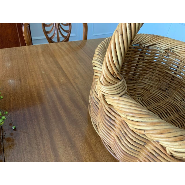 1940s Large Vintage French Wicker Basket With Handle For Sale - Image 5 of 11