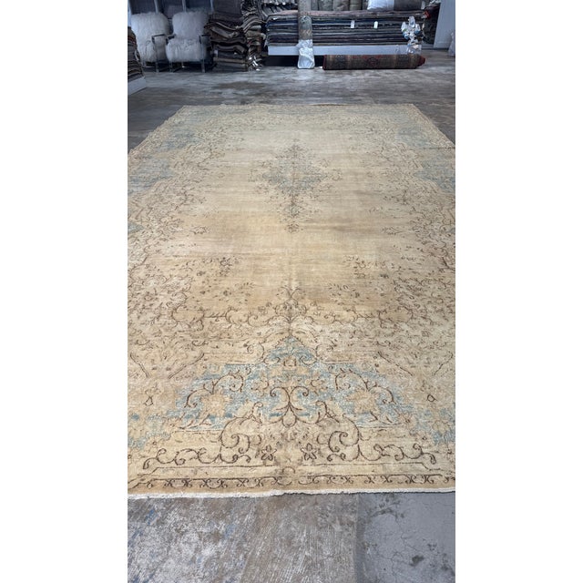 This beautiful hand-knotted design rug will make your floor look splendid. This collection is made in wool. This rug...
