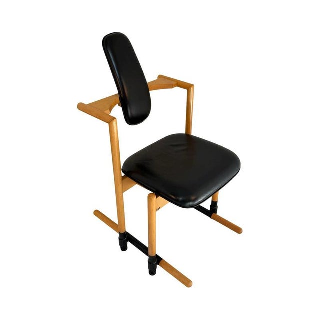Ergonomically Shaped Flysit Rocking Chair in Black Leather Upholstery with Wooden Frame by Peter Opsvik for Stokke For Sale - Image 4 of 9