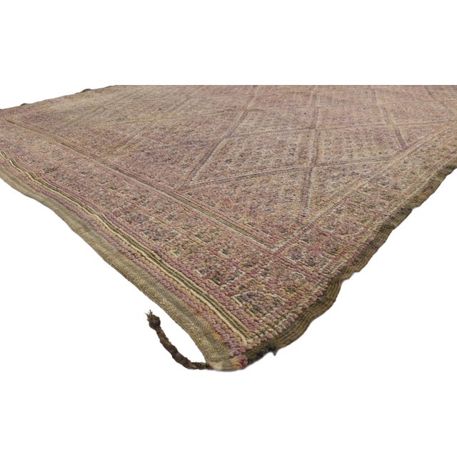 20985 Vintage Berber Moroccan Rug, 07'05 x 11'10. Sustainable craftsmanship meets boho chic style in this hand-knotted...