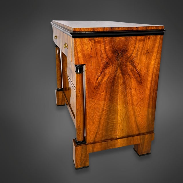 Biedermeier Writing Desk in Walnut, 1820 For Sale - Image 12 of 18