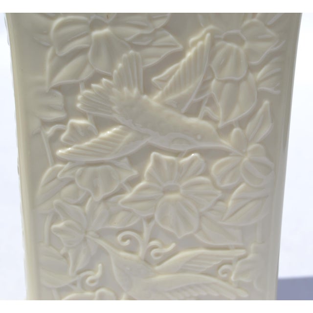 Ceramic 1970s Lenox Hummingbird Rectangle Vase Embossed Fine Ceramic 24k Gold Trim For Sale - Image 7 of 18